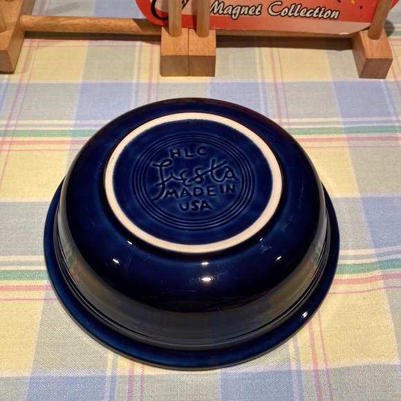 Fiestaware cobalt blue 7 inch soup/salad/cereal bowl in perfect condition - Picture 3 of 3